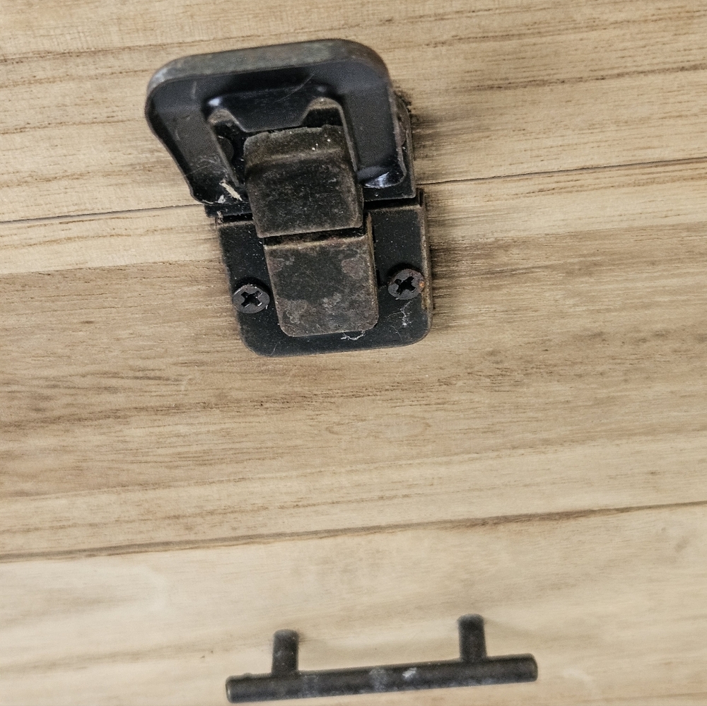 Wooden Essential Oil Storage Box with Metal Hinges - Picture 9 of 9
